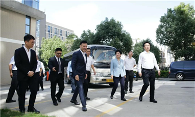 中央網信辦副主任楊小偉，福建省委常（cháng）委（wěi）宣傳部長邢善萍一行調研達華