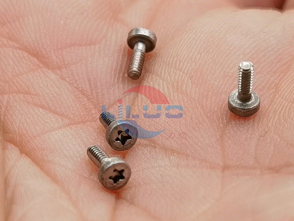 五角cm1.4x4.2（304不鏽（xiù）鋼）精密螺絲.jpg